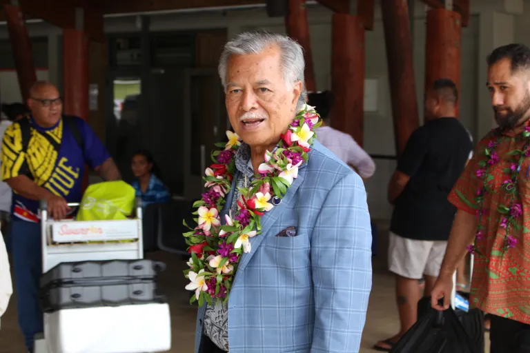 Secretary General Henry Puna arrive at Niue Hanan International Airport this afternoon. [Source: TV Niue]